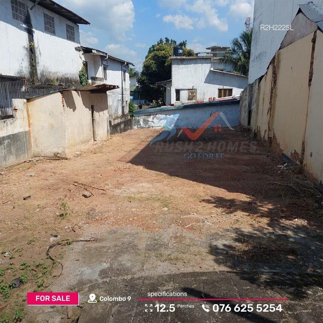 Residential bare land for Sale in a prime location in Colombo 9.