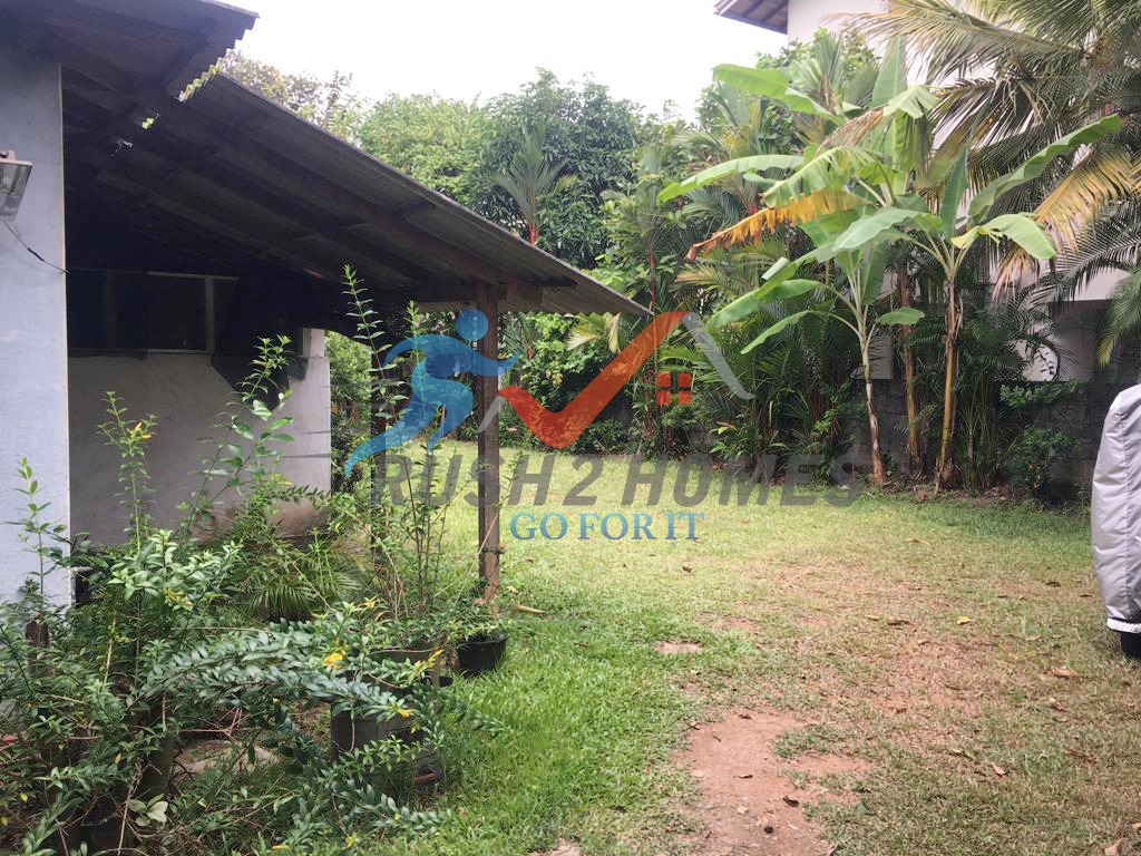 There's a land for sale with 3 liveable houses located in Pallidora, Dehiwela