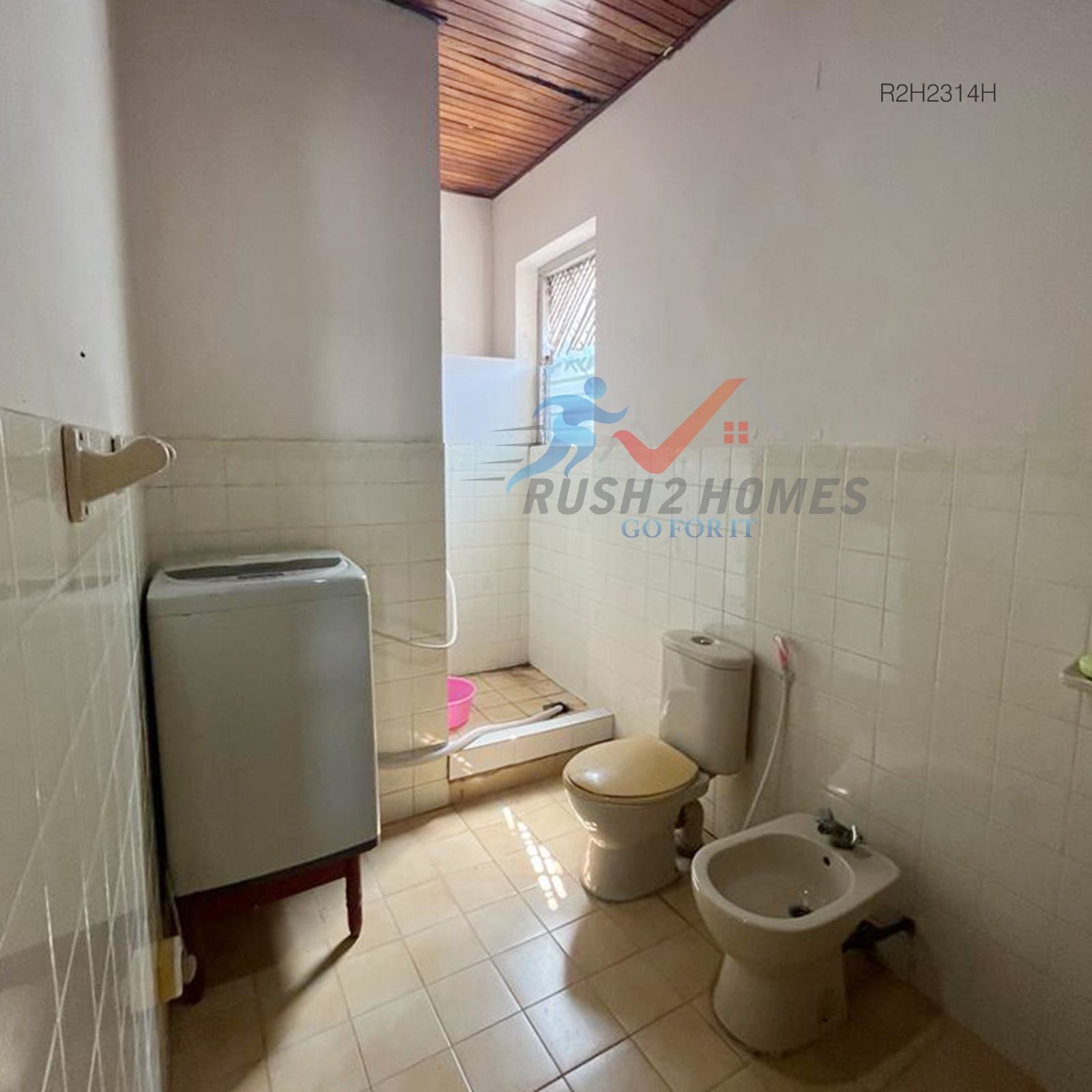 A convenient House for Sale in Borella