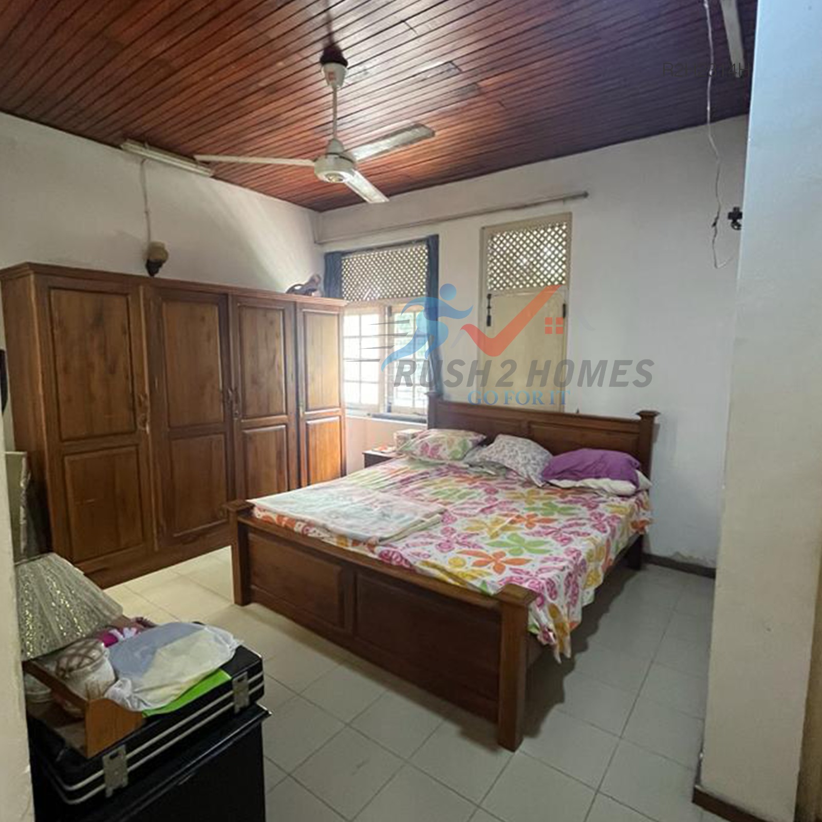 A convenient House for Sale in Borella