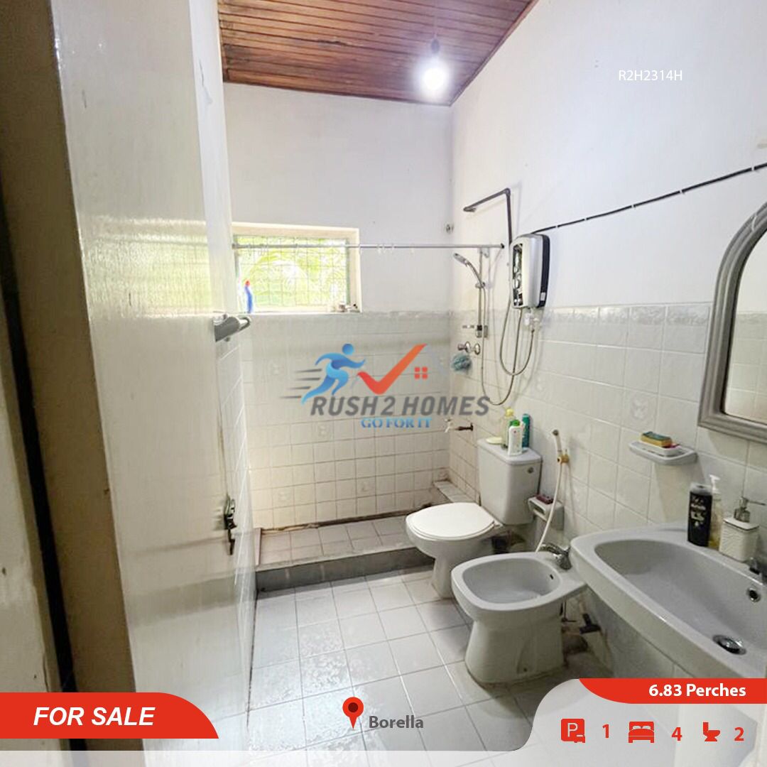 Convenient House for Sale in Borella