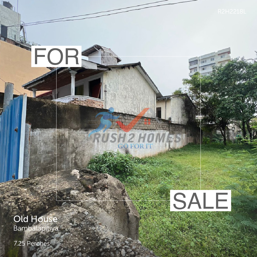 An old House for sale from a prime location in Bambalapitiya.